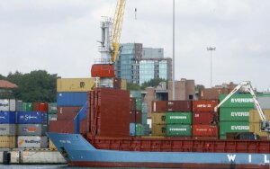 Сбываются худшие прогнозы: в Клайпеде застряли грузы