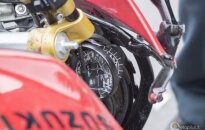 Vilniuje susižalojo į automobilį atsitrenkęs motociklininkas