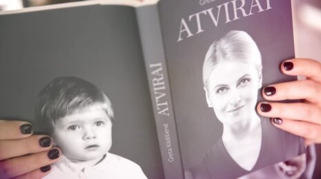 Stano ir D. Zvonkus apdainavo Gretos ir Ramūno santykius: tuštybės mugėje geriausia būti pardavėju