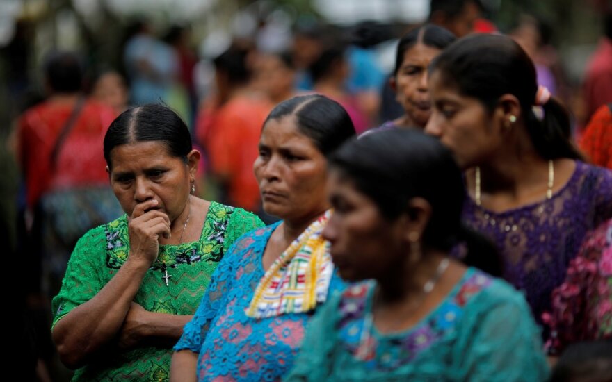 Gvatemala ragina JAV reikiamai ištirti vaiko žūties migrantų centre aplinkybes