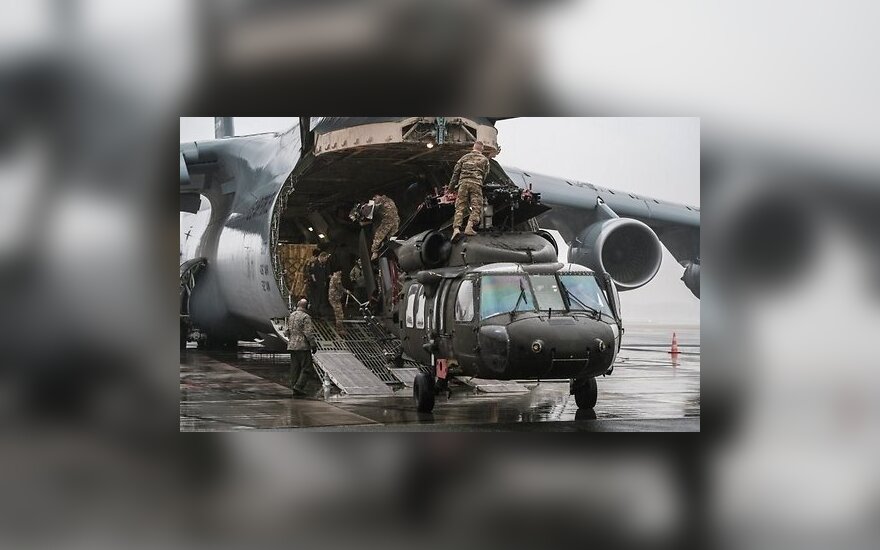 В Латвию прибыли американские вертолеты Blackhawk