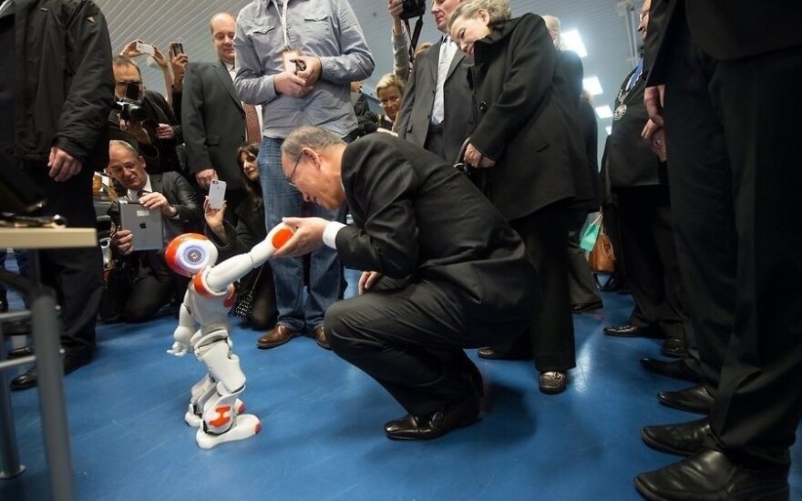 ФОТО: Пан Ги Мун посетил крупнейшую в странах Балтии выставку Robotex 2013