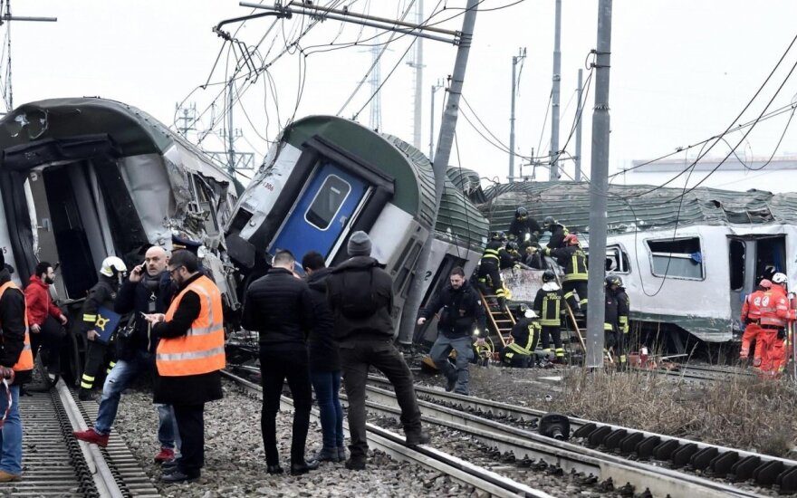 В Италии с рельсов сошел поезд, 3 человека погибли