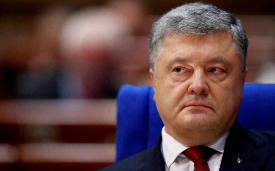 Порошенко закрепил в Конституции курс на вступление Украины в НАТО и ЕС