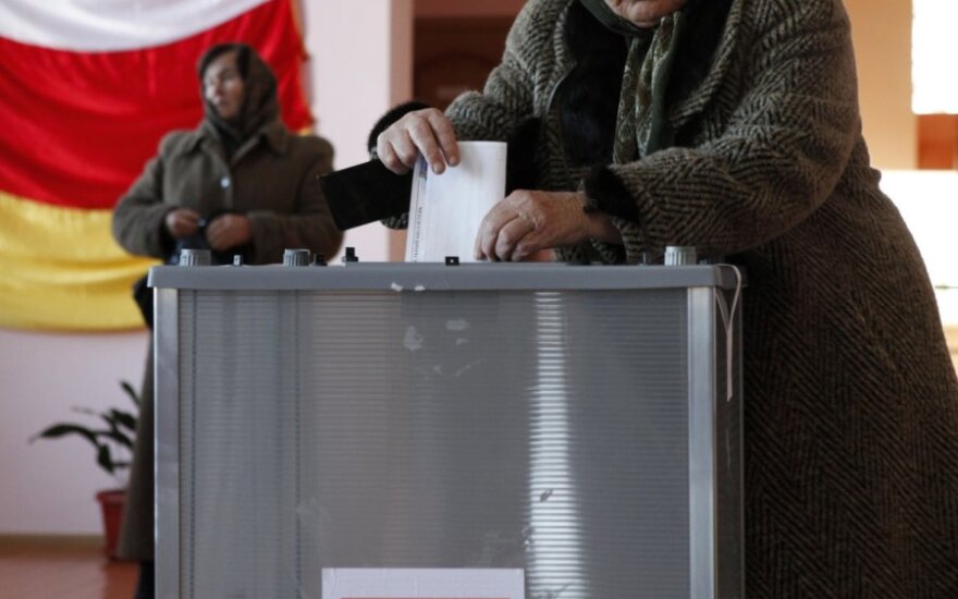 Rusai balsuoja Pietų Osetijoje. Rusijos Dūmos rinkimai  2011 12 04