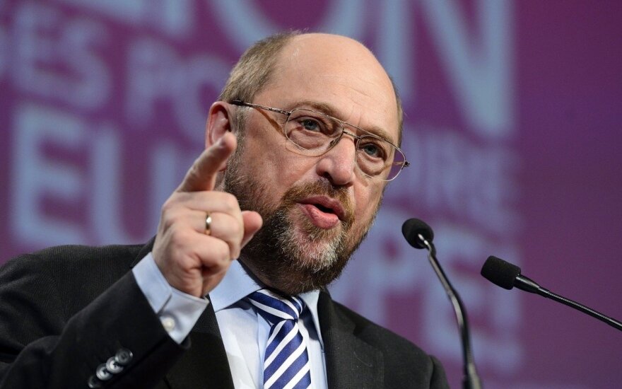 Martin Schulz: David Cameron robi z imigrantów kozły ofiarne