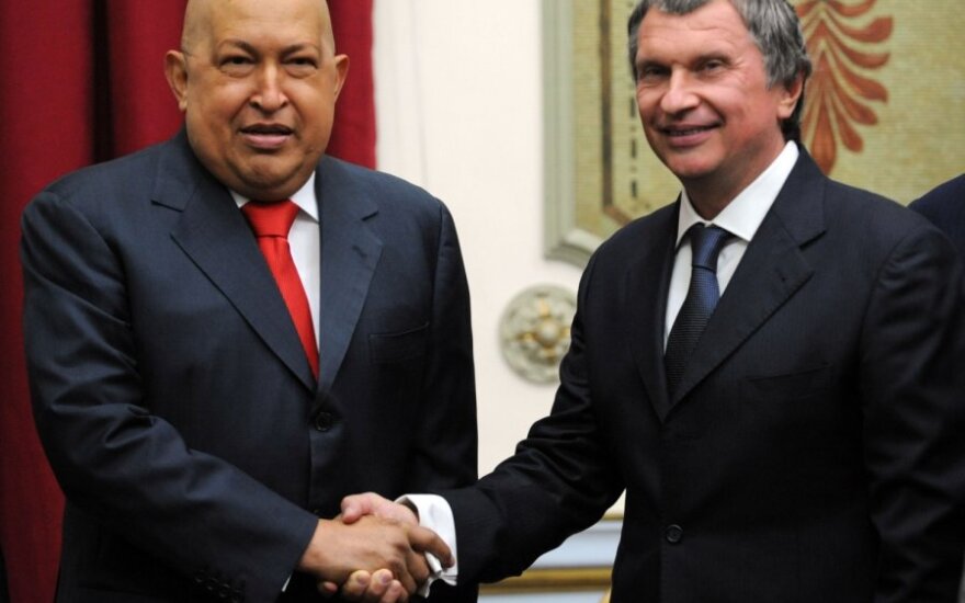 Уго Чавес предложил Сечину "новый ОПЕК", бананы и цветы