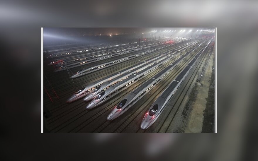 В Китае открыли рекордную скоростную железную дорогу