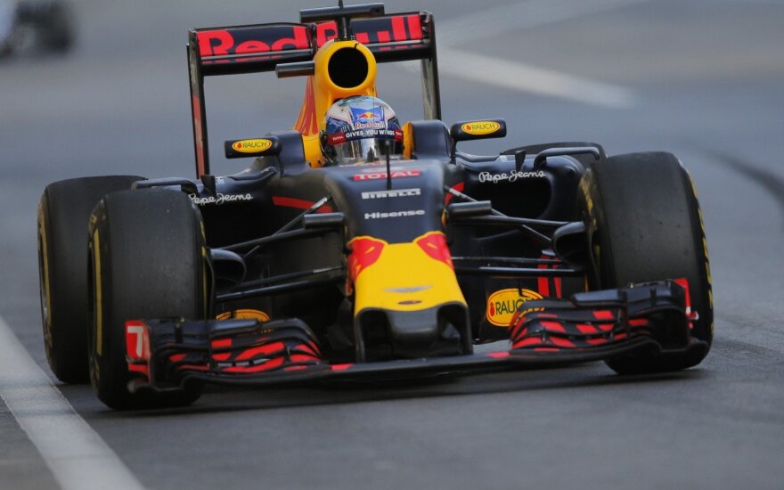 "Red Bull Racing" automobilis
