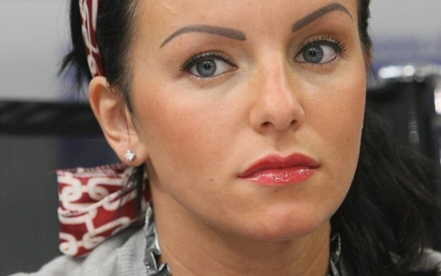 ФОТО: "Татушка" Юлия Волкова сделала в Риге новое тату
