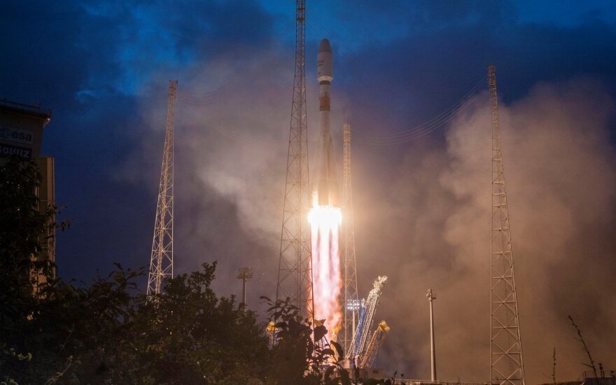 Raketa Sojuz skraidina šešis Airbus SE ir OneWeb palydovus