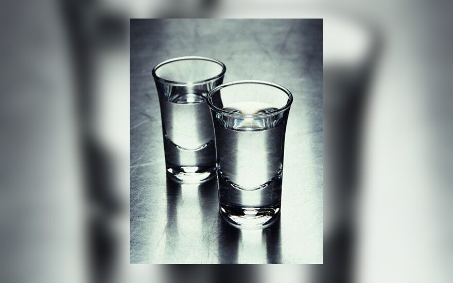 alkoholis, degtinė