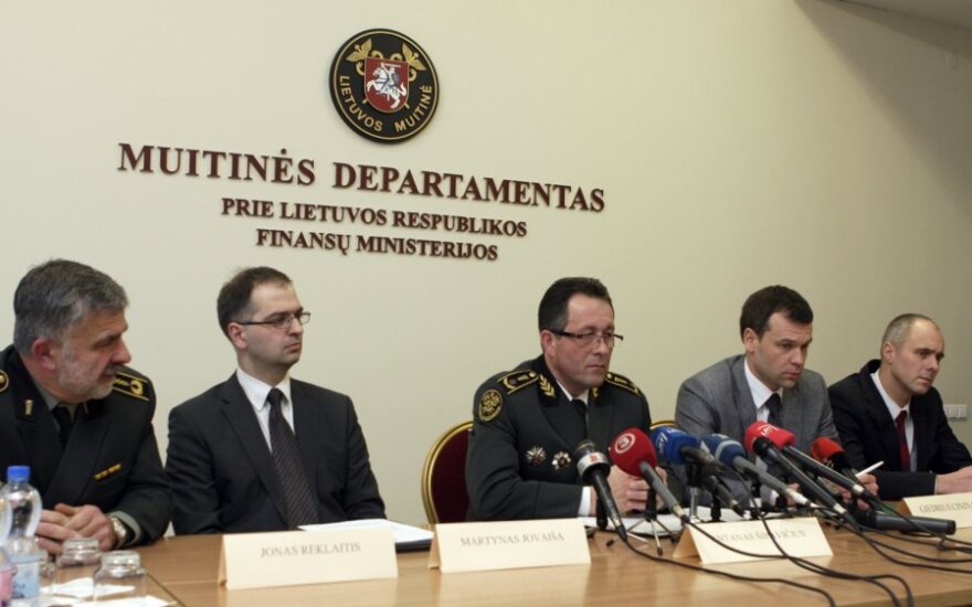 Celnikom postawiono zarzuty