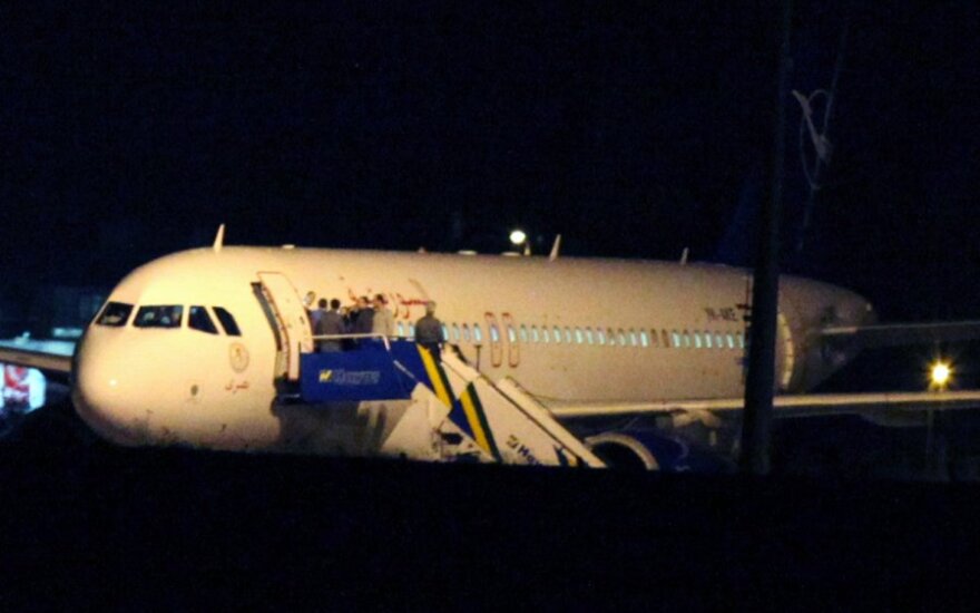 Sirijos keleivinis lėktuvas buvo priverstas nusileisti Turkijoje
