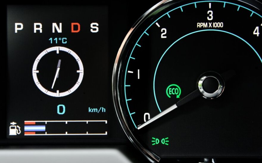 Экономичный люкс-седан Jaguar потребляет 3,2 литра на 100 км