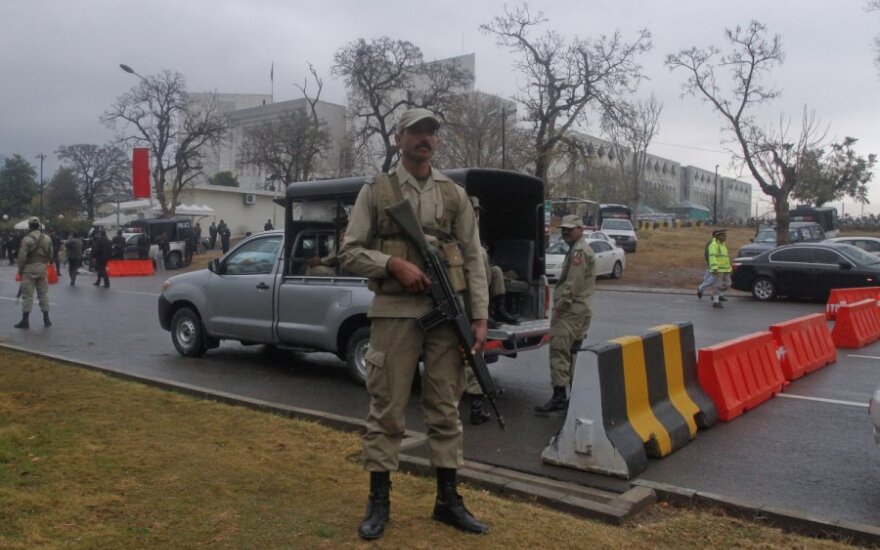 Pakistano premjeras Yousufas Raza Gilani stojo prieš Aukščiausiąjį teismą