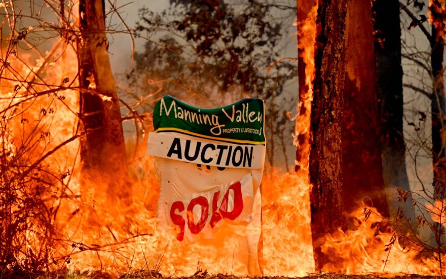 Australiją niokoja miškų ir krūmynų gaisrai