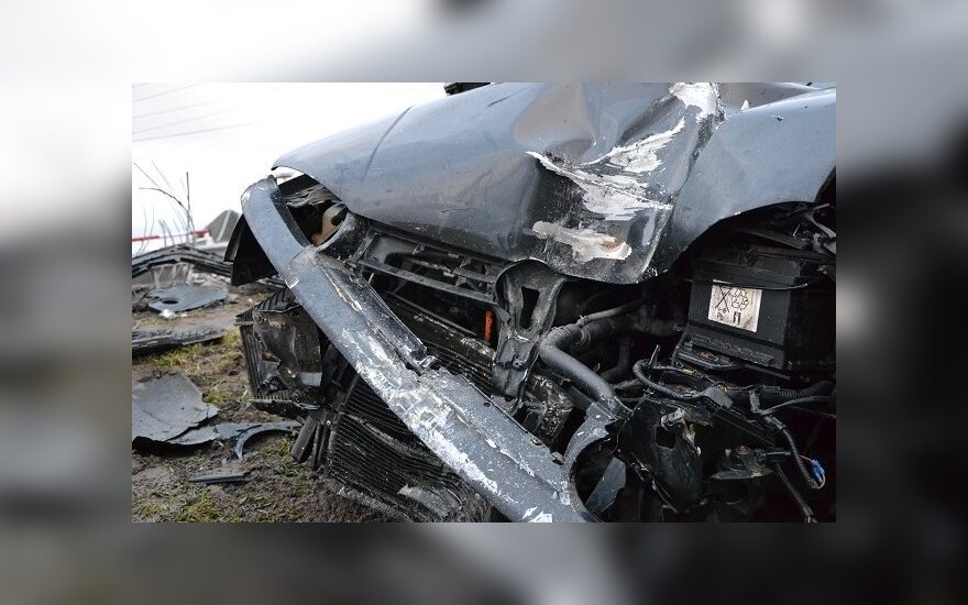 В Кайшядорском районе столкнулись поезд и автомобиль, один человек погиб