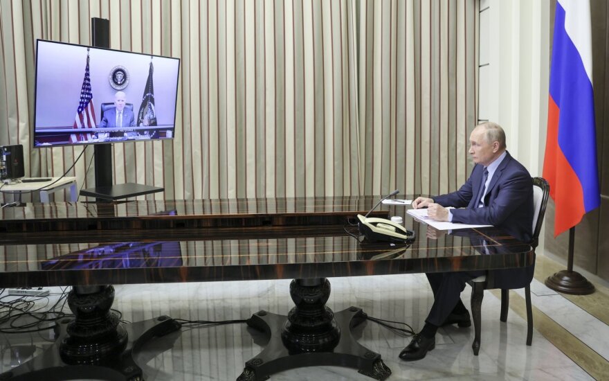 Байден и Путин двa часа говорили по видеосвязи