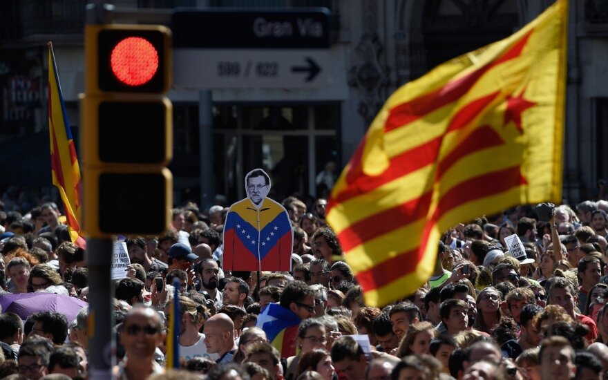 По всей Испании митинговали за референдум о независимости Каталонии