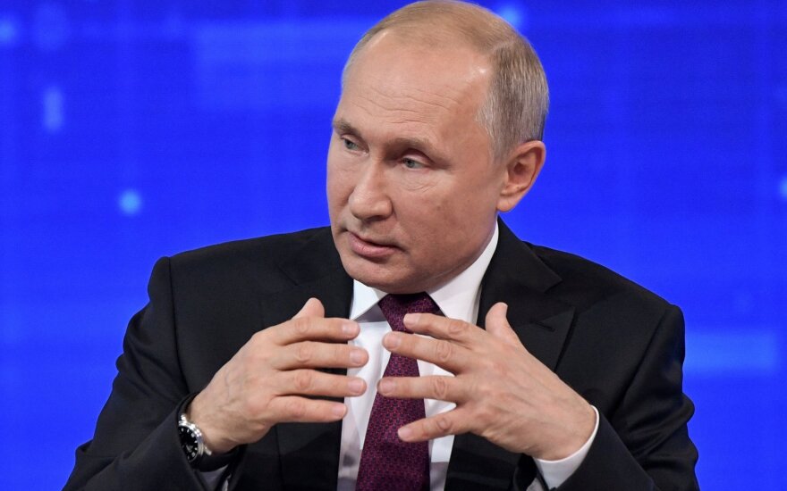 Vladimiras Putinas atsakinėja į klausimus „Tiesioginėje linijoje“