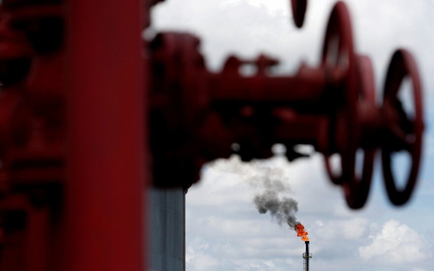 В Ханты-Мансийском автономном округе образовалось нефтяное озеро