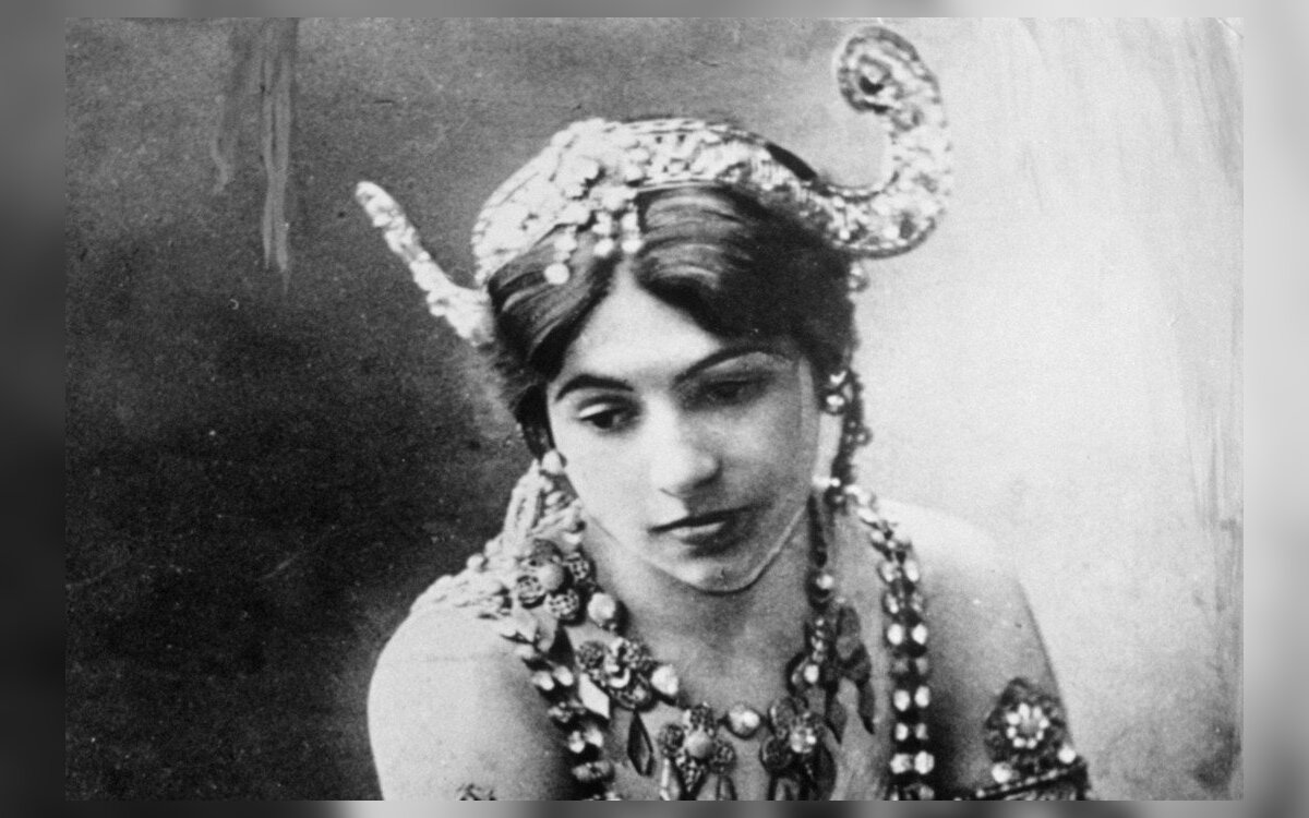 Mata Hari Gyvenimas Su Sifiliu Serganciu Vyru Kurtizanės Slovė Ir Kruvina Baigtis Delfi Gyvenimas