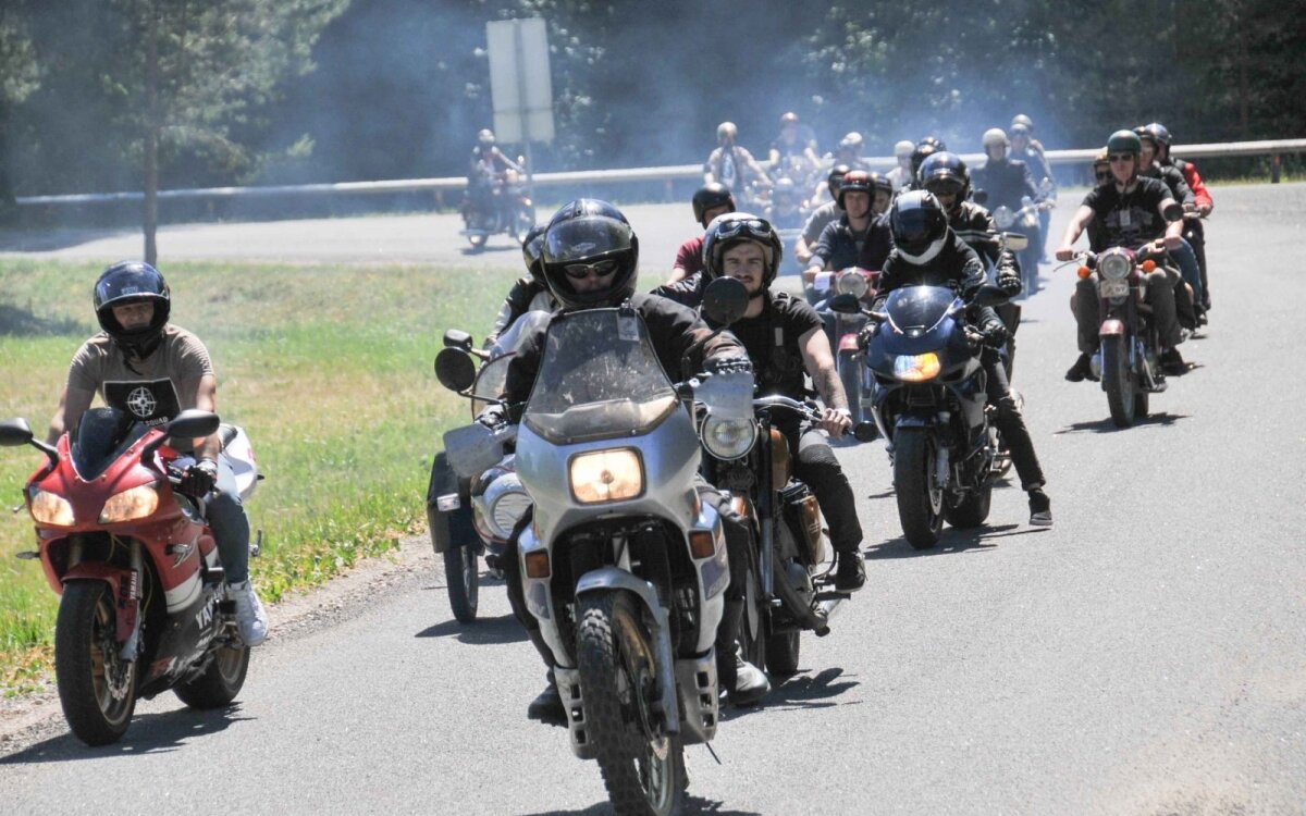 Kviecia Atvaziuoti į Birzus Laukia Bent Simto Istorinių Motociklų Paroda Delfi Auto