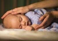 Pademonstravo stebuklingą būdą, kaip kūdikį užmigdyti vos per kelias sekundes: suveikia visada