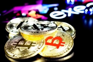 argumentai, kodėl bitkoinas pasmerktas žlugti kriptovaliuta prieš centrinį banką