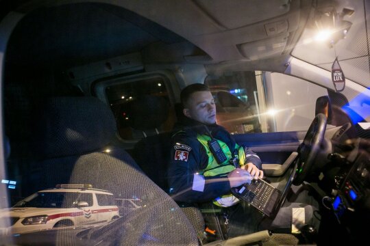 Policija