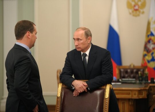Dmitrijus Medvedevas, Vladimiras Putinas