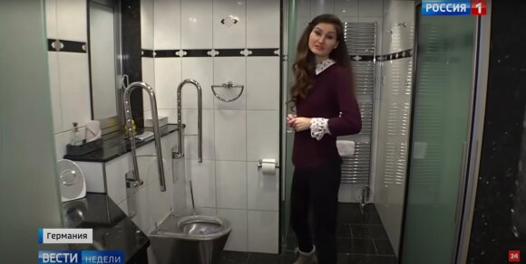 The propagandists who demonstrated the luxurious Navalno apartments in Germany got the answer: Wow, there is even a bathroom!