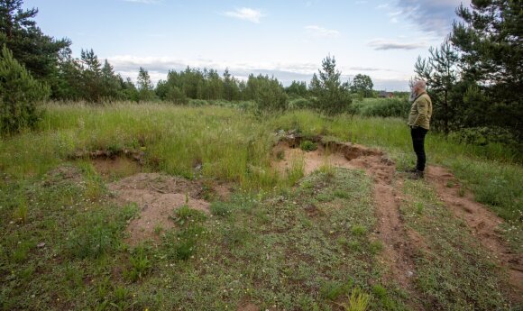 Abandoned repository possibly excavated by 