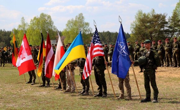 Exercise HUNTER a multinational anti tank exercise in Pabradė Lithuania on May 9, 2016 Photo Captain Mark Ruban Public Affairs Officer Operation REASSURANCE Land Task Force