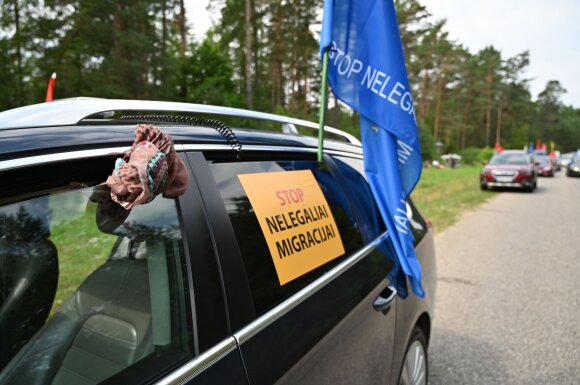 Family march activists camp near Druskininkai: declare they are protecting the border with Lithuania