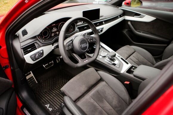 Audi A4 TDI S line