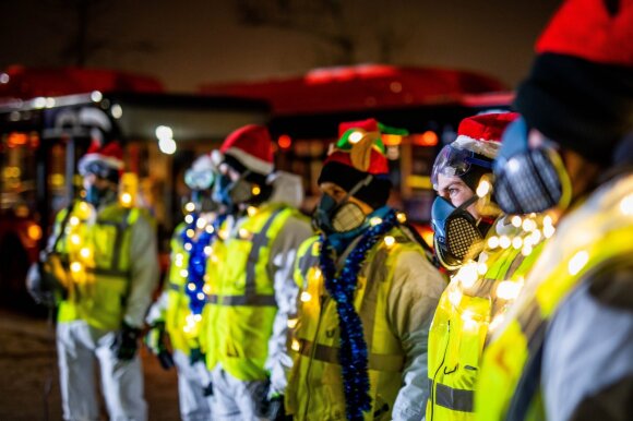 Christmas present for Vilnius residents: 300 steam-disinfected buses hit the streets