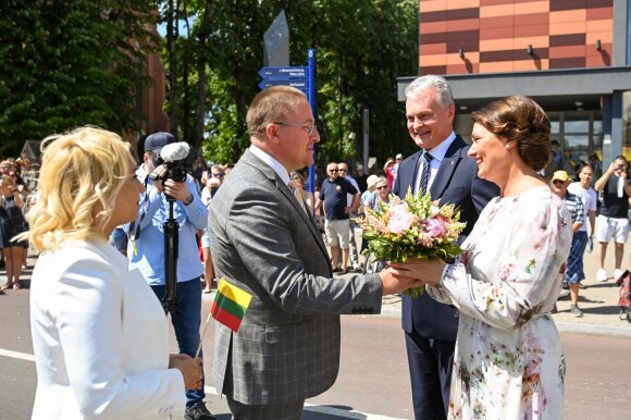 The president inaugurated a monument to JY Simpson in Palanga