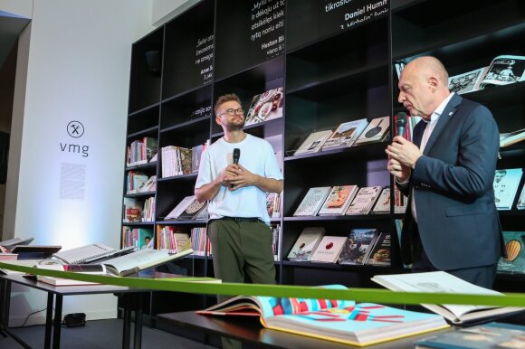 Alfas Ivanauskas savo kulinarijos knygų kolekciją padovanojo Lietuvos nacionalinei Martyno Mažvydo bibliotekai