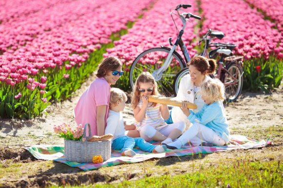 Olandų vaikai – vieni laimingiausių pasaulyje: tėvai naudojasi šalies atrastu būdu, kaip užtikrinti vaikų gerovę