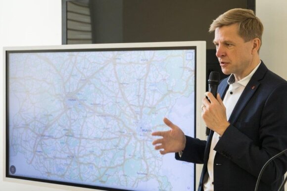 Susisiekimo ministerija pristatė planuojamų elektromobilių įkrovimo stotelių žemėlapį