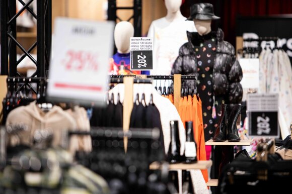 The. Stores no longer cope with the influx of orders: customer complaints have flowed