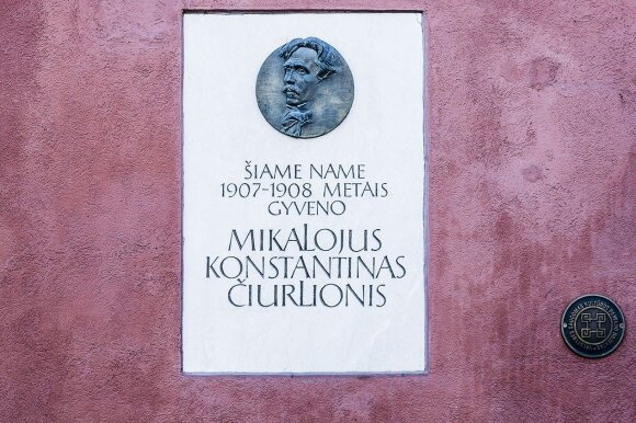 Plaque remembering Čiurlionis outside the house he lived in during the winter of 1907 in Vilnius © Ludo Segers @ The Lithuania Tribune