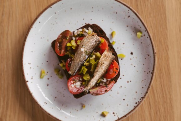 Portuguese toast with canned fish