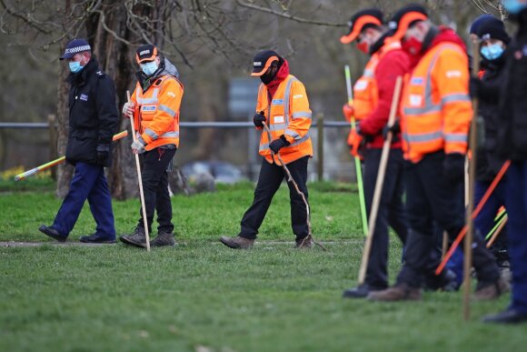 Police and rescuers search for the body of the missing Sarah Everard