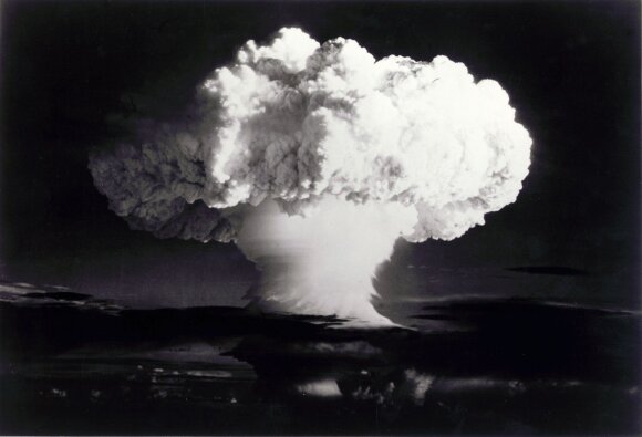 Sprogus atominei bombai chemikas perspėja nedaryti vienos grubios klaidos: užteks muilo ir vandens