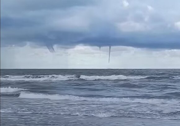 Hurricanes by the sea.  Photo by Paulius Sas / Weather Enthusiasts