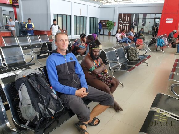 The views of the airport of the exotic island surprised Lithuania: naked and barefoot passengers are normal here