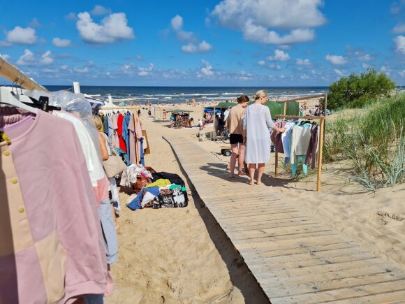 Women's market on Palanga beach